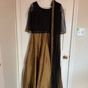LARGE Gold & Black Anarkali Salwar with Net Dupatta.
